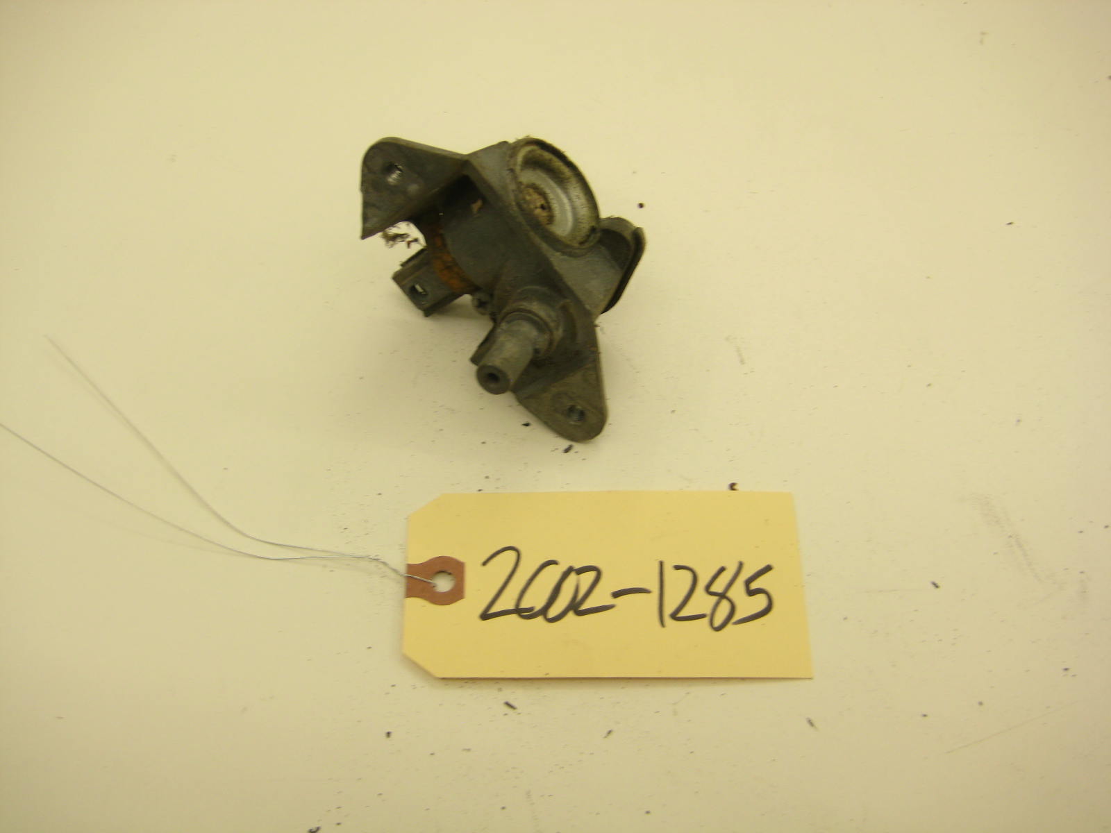 bmw 2002 2002tii e10 passenger vent window crank transmission