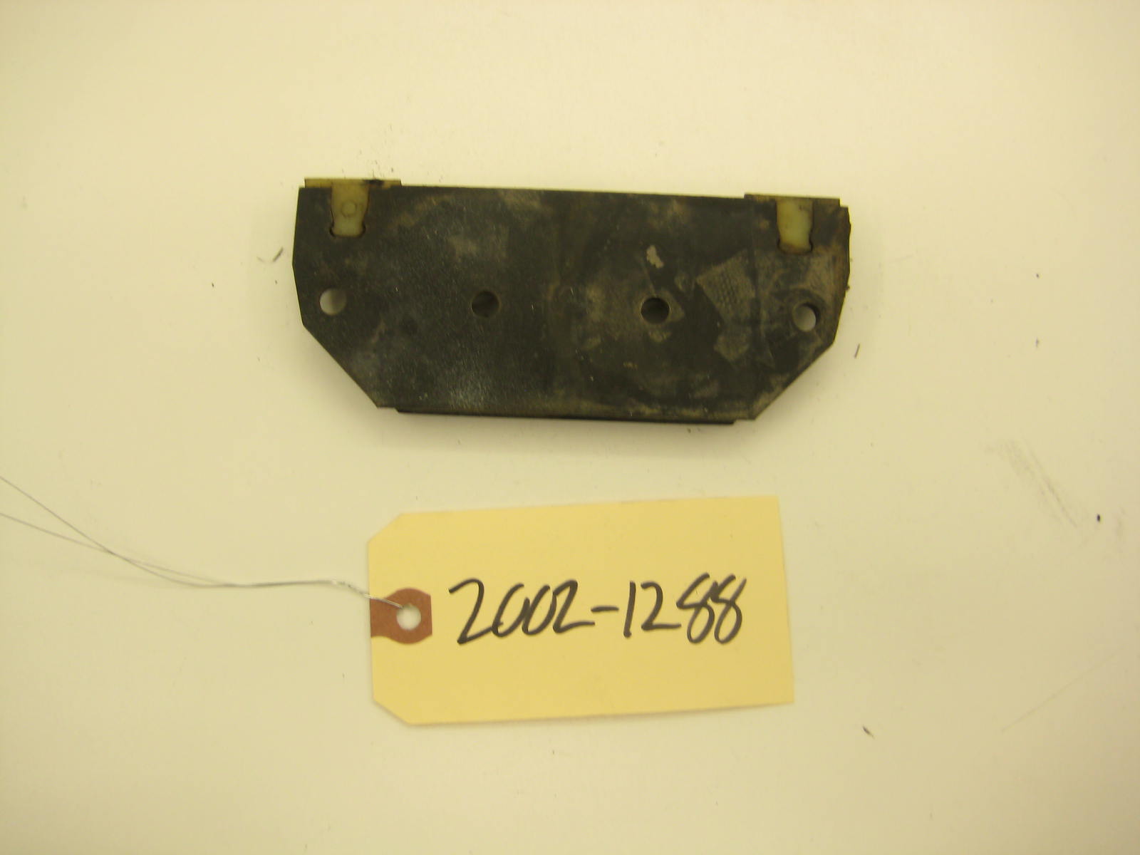 bmw 2002 2002tii e10 window slide bracket passenger