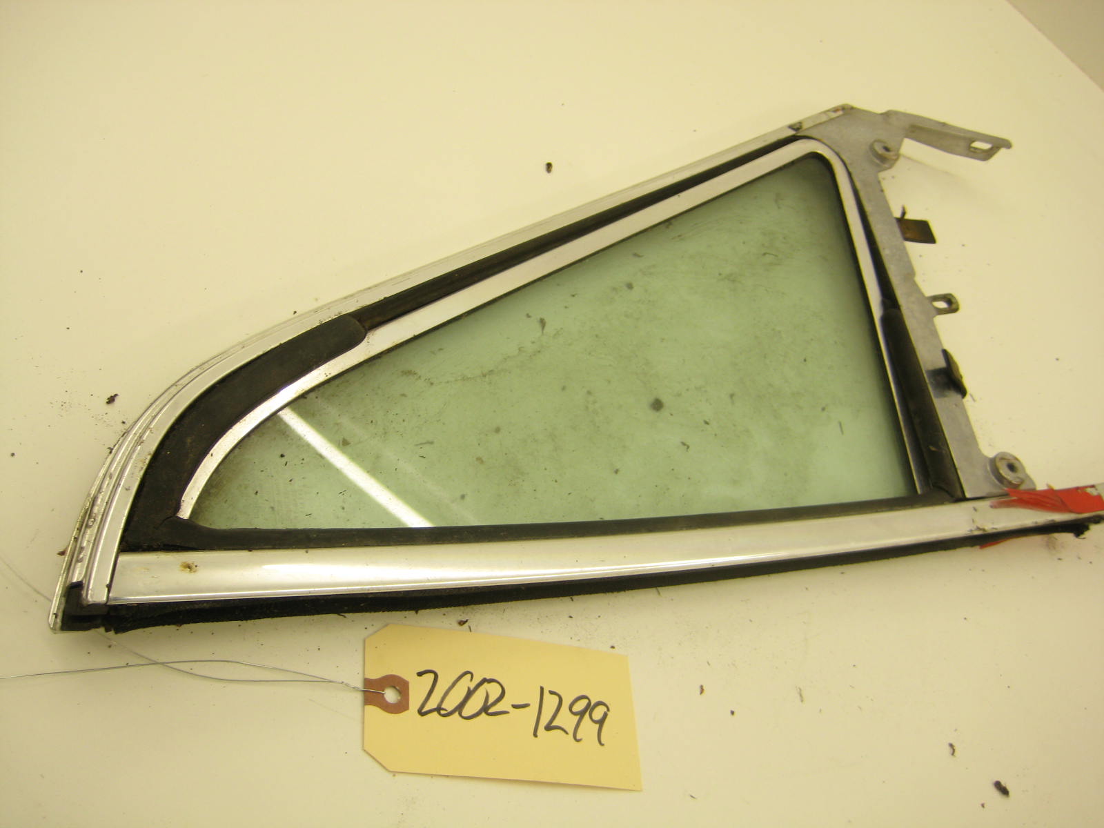 bmw 2002 2002tii e10 drivers side vent window