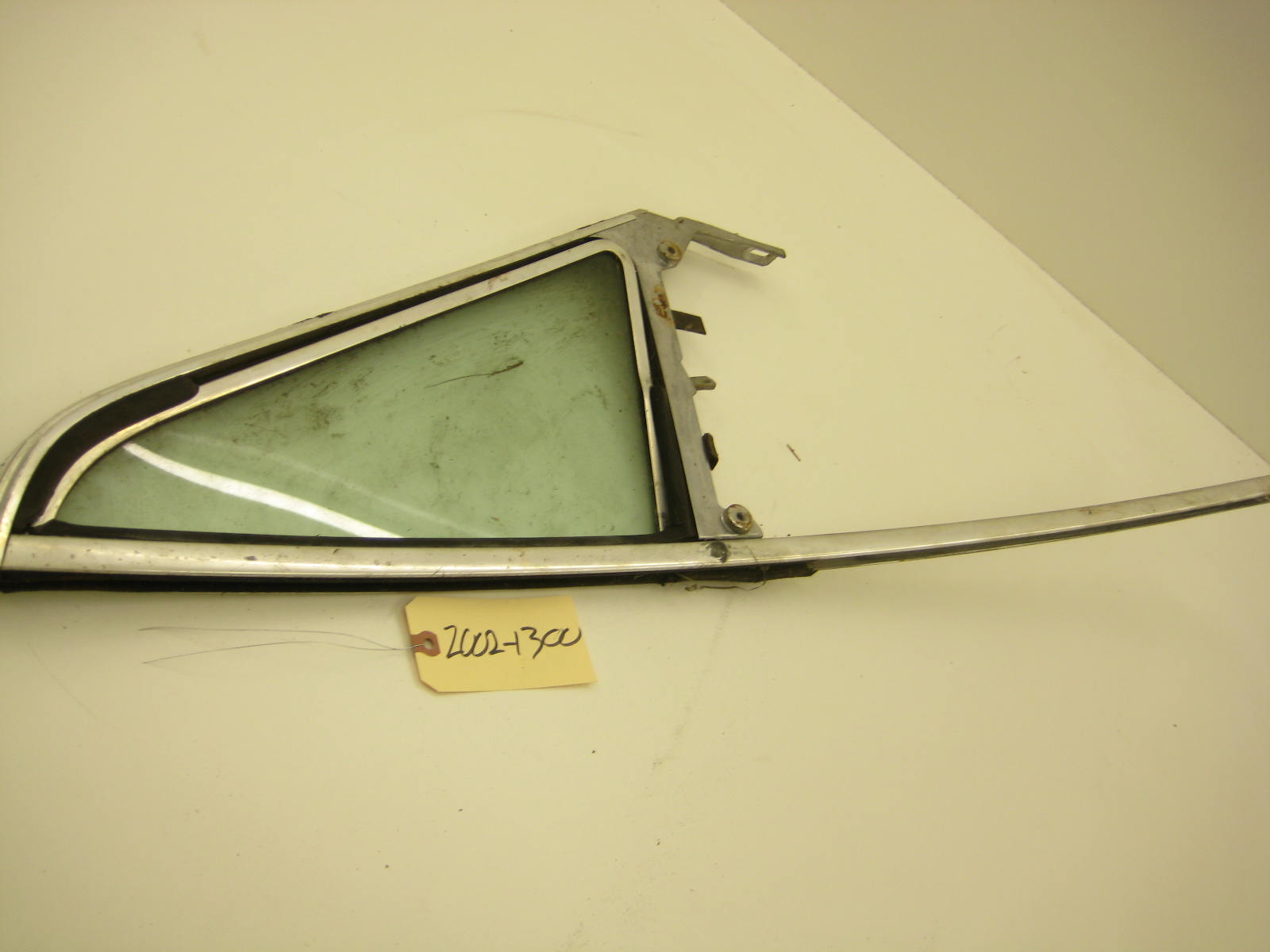 bmw 2002 2002tii e10 drivers side vent window 2