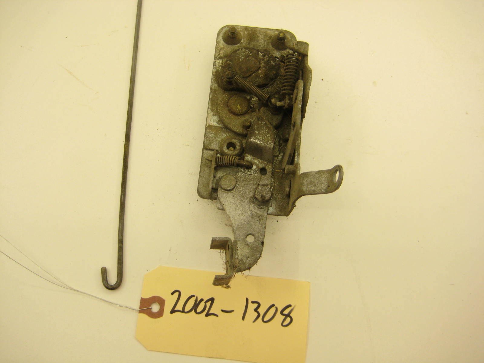 bmw 2002 2002tii e10 passenger side door latch assembly
