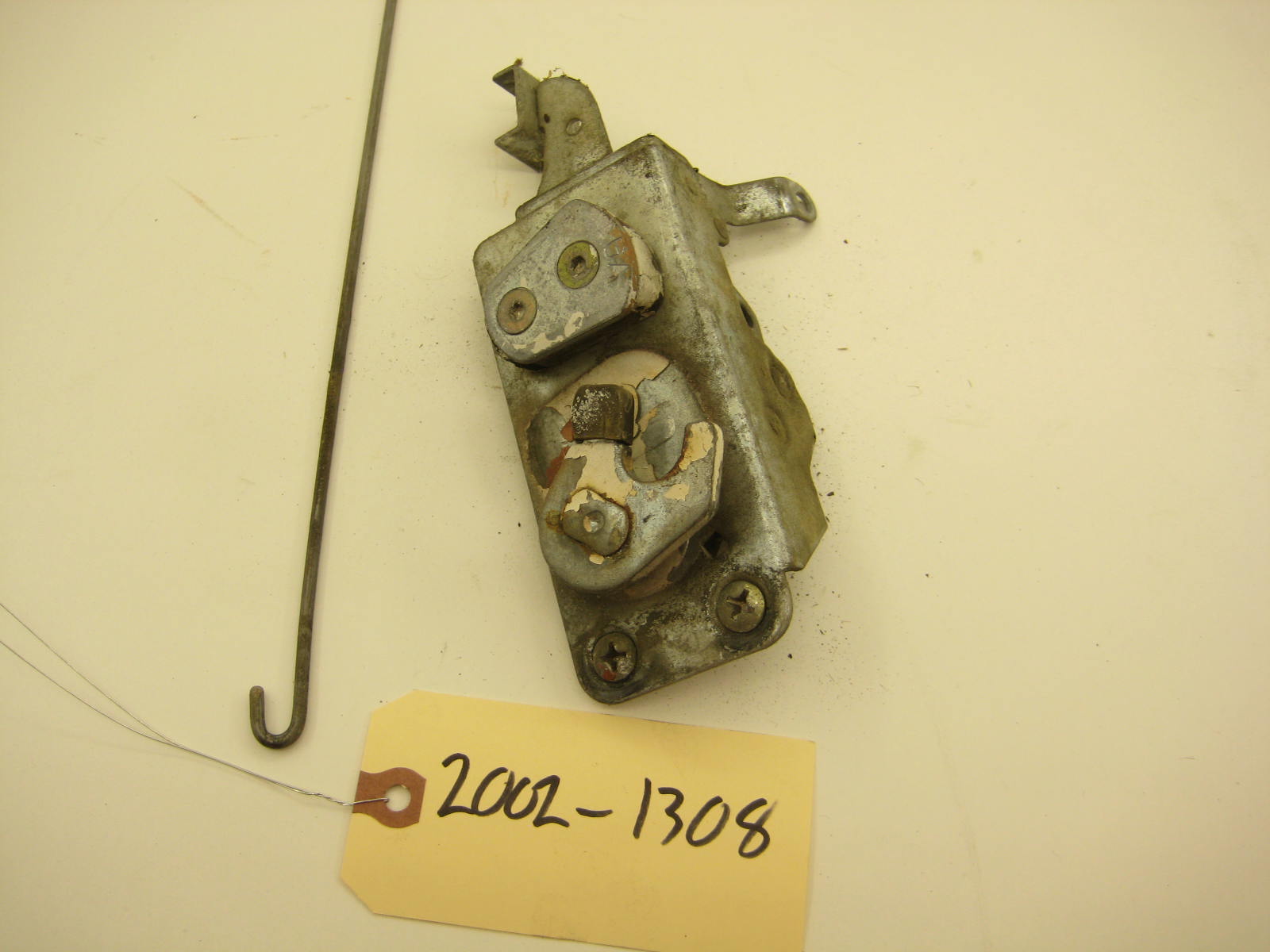 bmw 2002 2002tii e10 passenger side door latch assembly