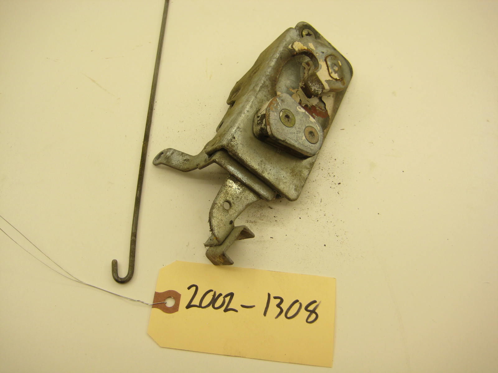 bmw 2002 2002tii e10 passenger side door latch assembly