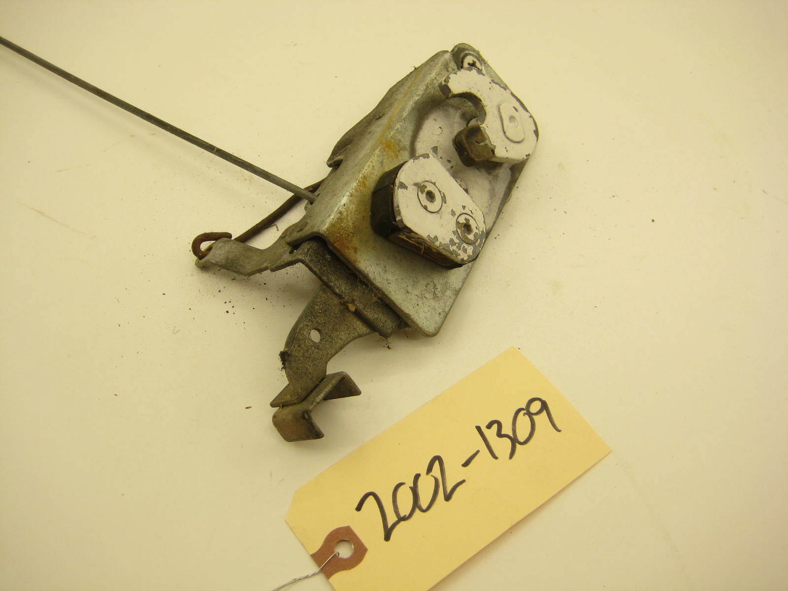 bmw 2002 2002tii e10 drivers side door latch assembly