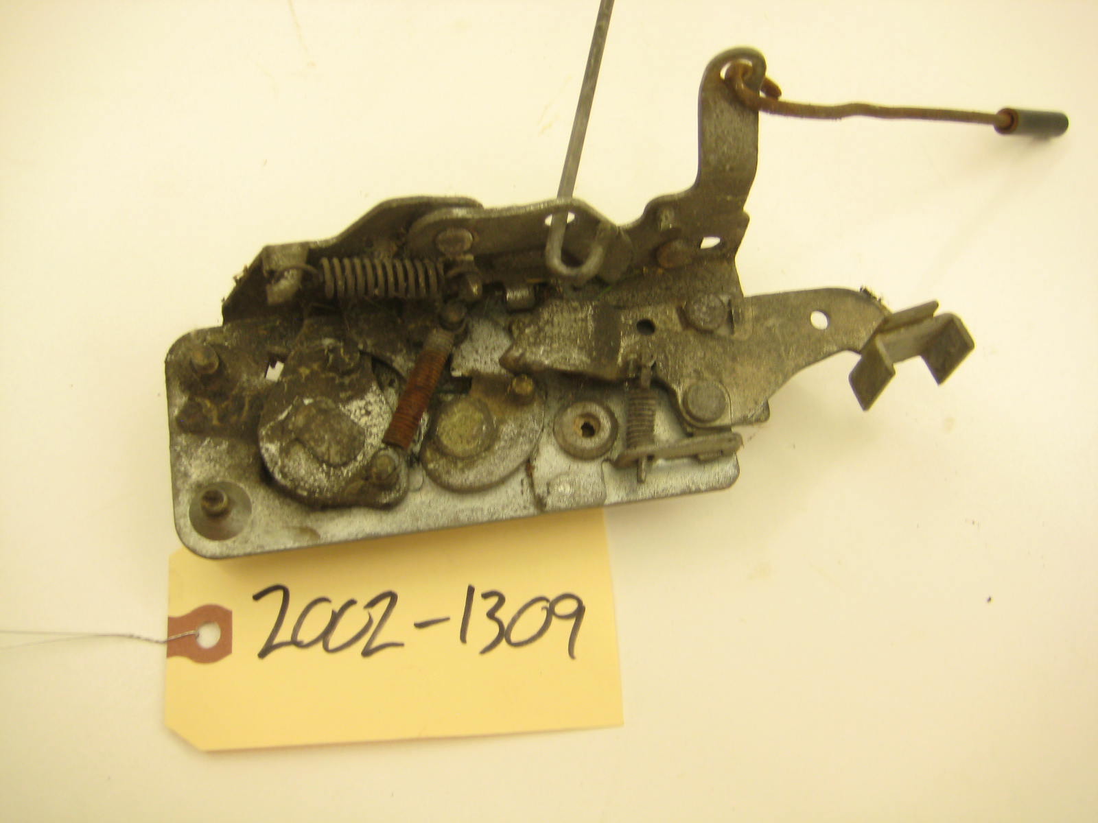 bmw 2002 2002tii e10 drivers side door latch assembly