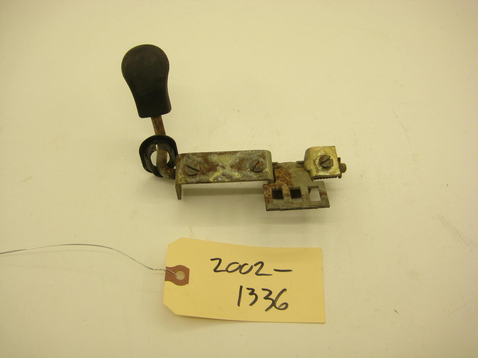 bmw 2002 2002tii e10 seat latch with knob 2