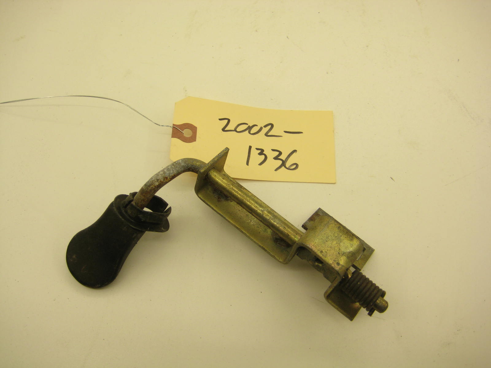 bmw 2002 2002tii e10 seat latch with knob 2