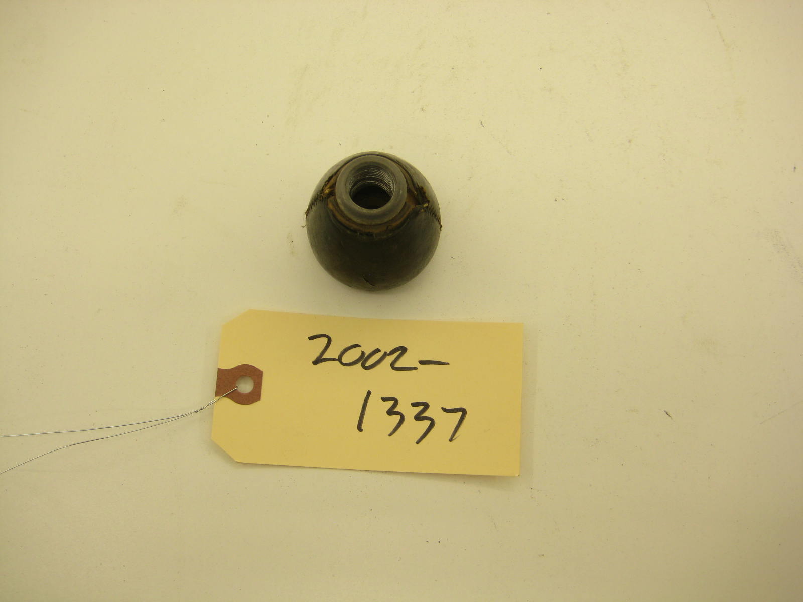 bmw 2002 2002tii e10 screw on leather shift knob
