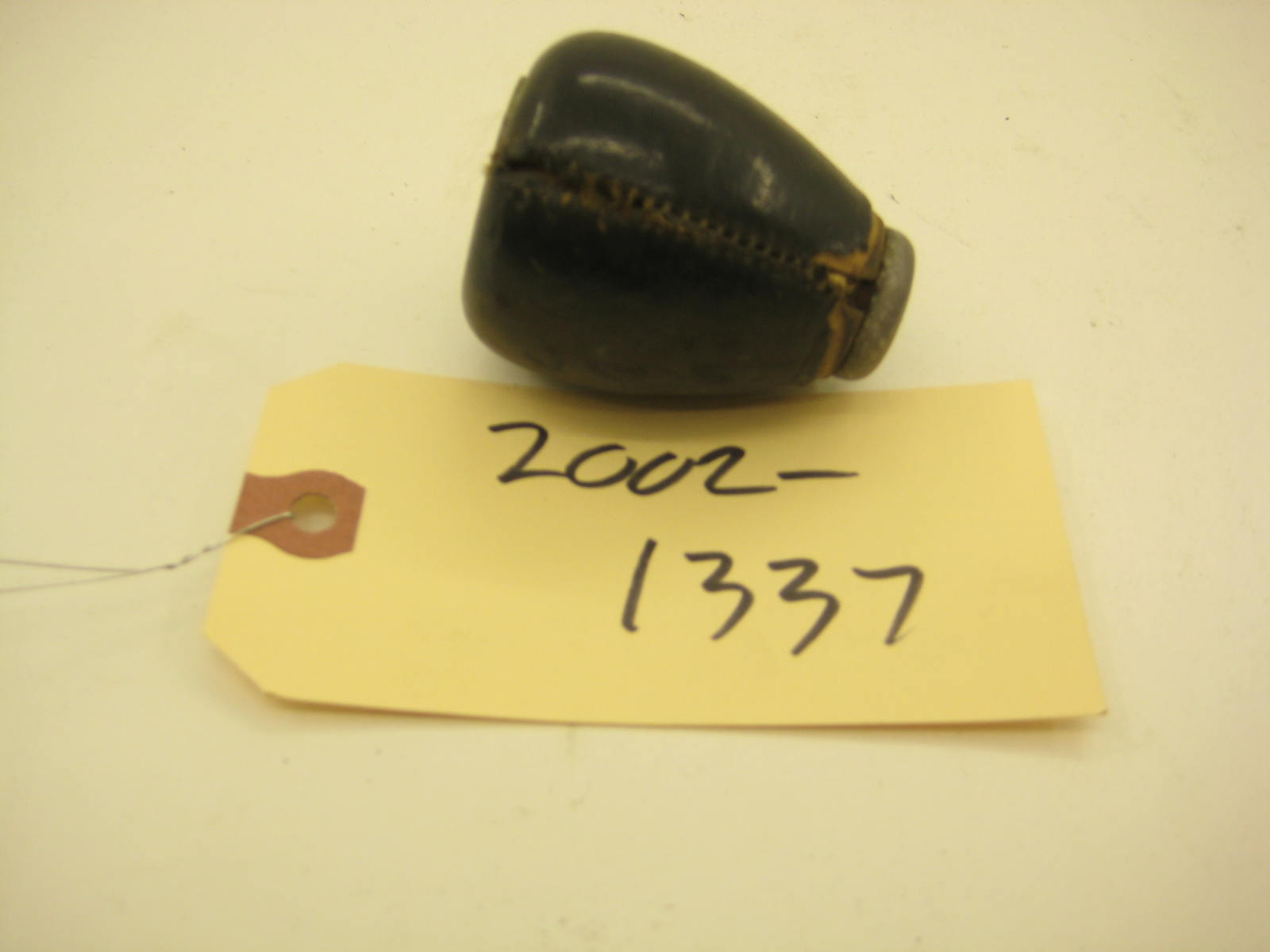 bmw 2002 2002tii e10 screw on leather shift knob