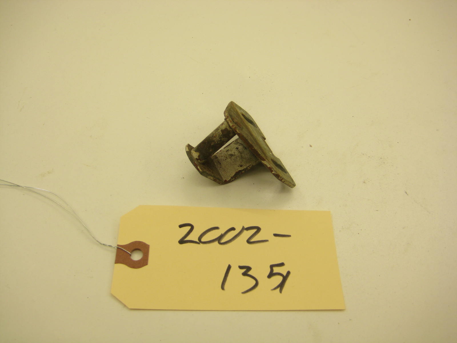 bmw 2002 2002tii e10 trunk catch latch