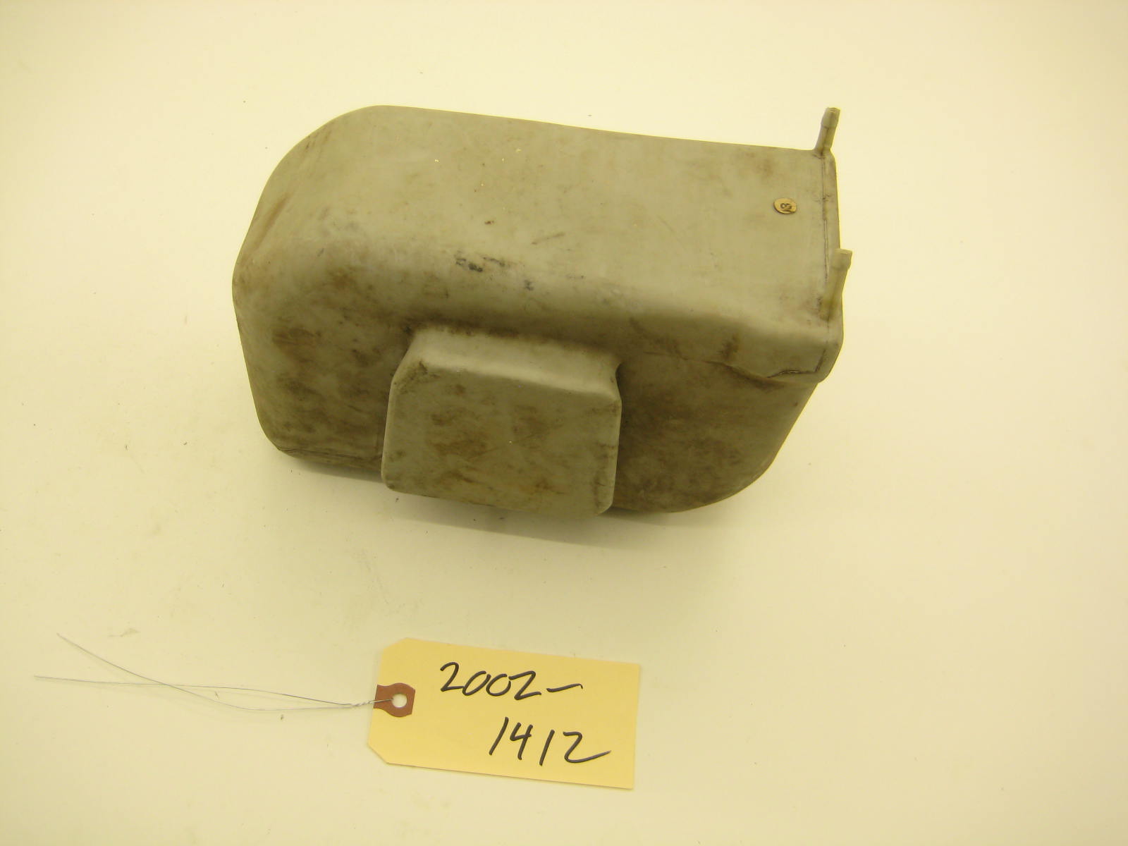 bmw 2002 2002tii e10 fuel vapor tank in trunk