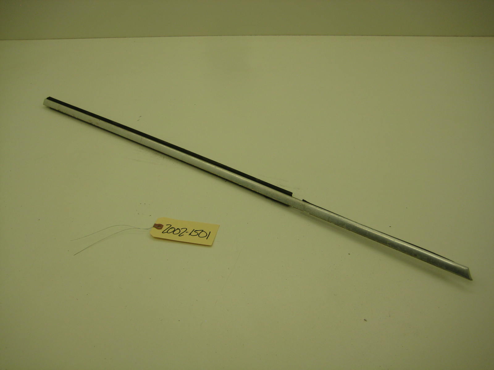 bmw 2002 2002tii e10 passenger side top of door trim