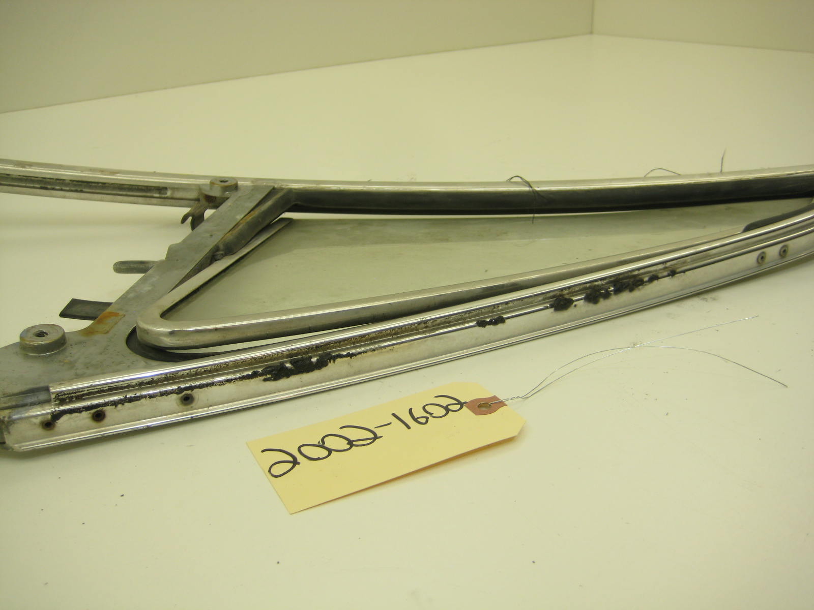 Left Drivers Crank Wing Window