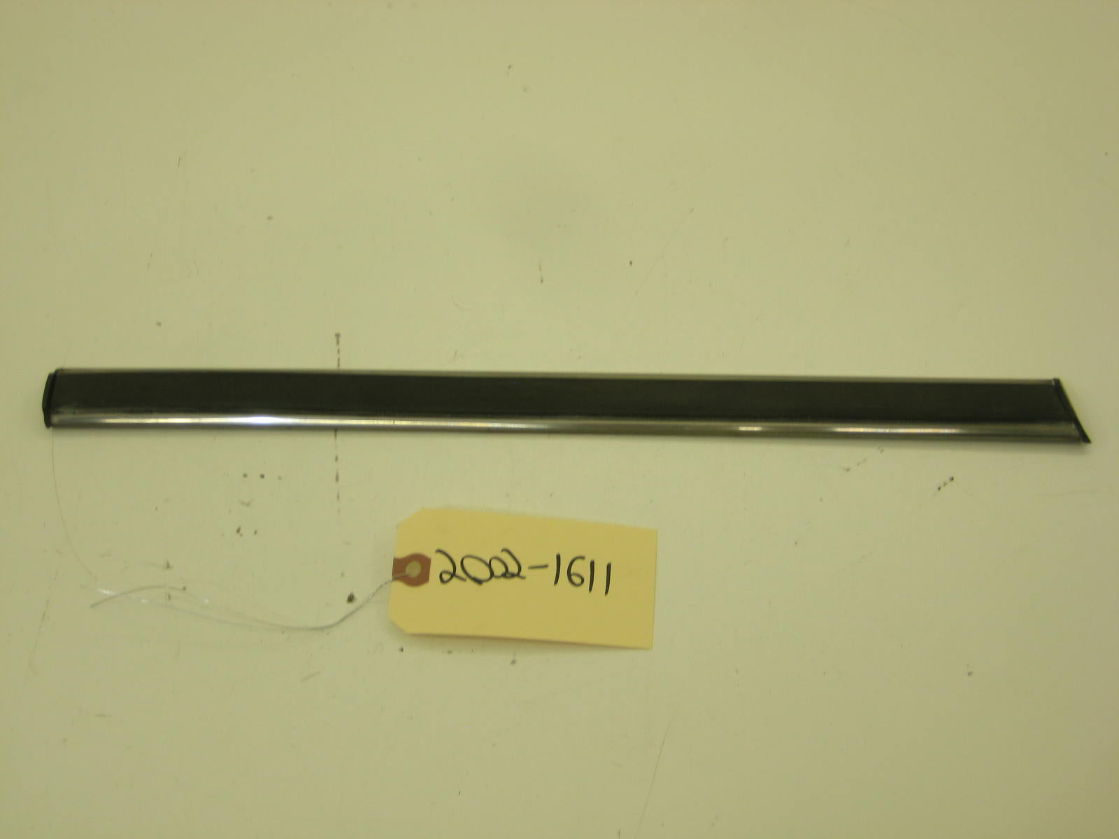 Right Passenger Side Quarter Panel Front Of Tire Knee Bump Trim