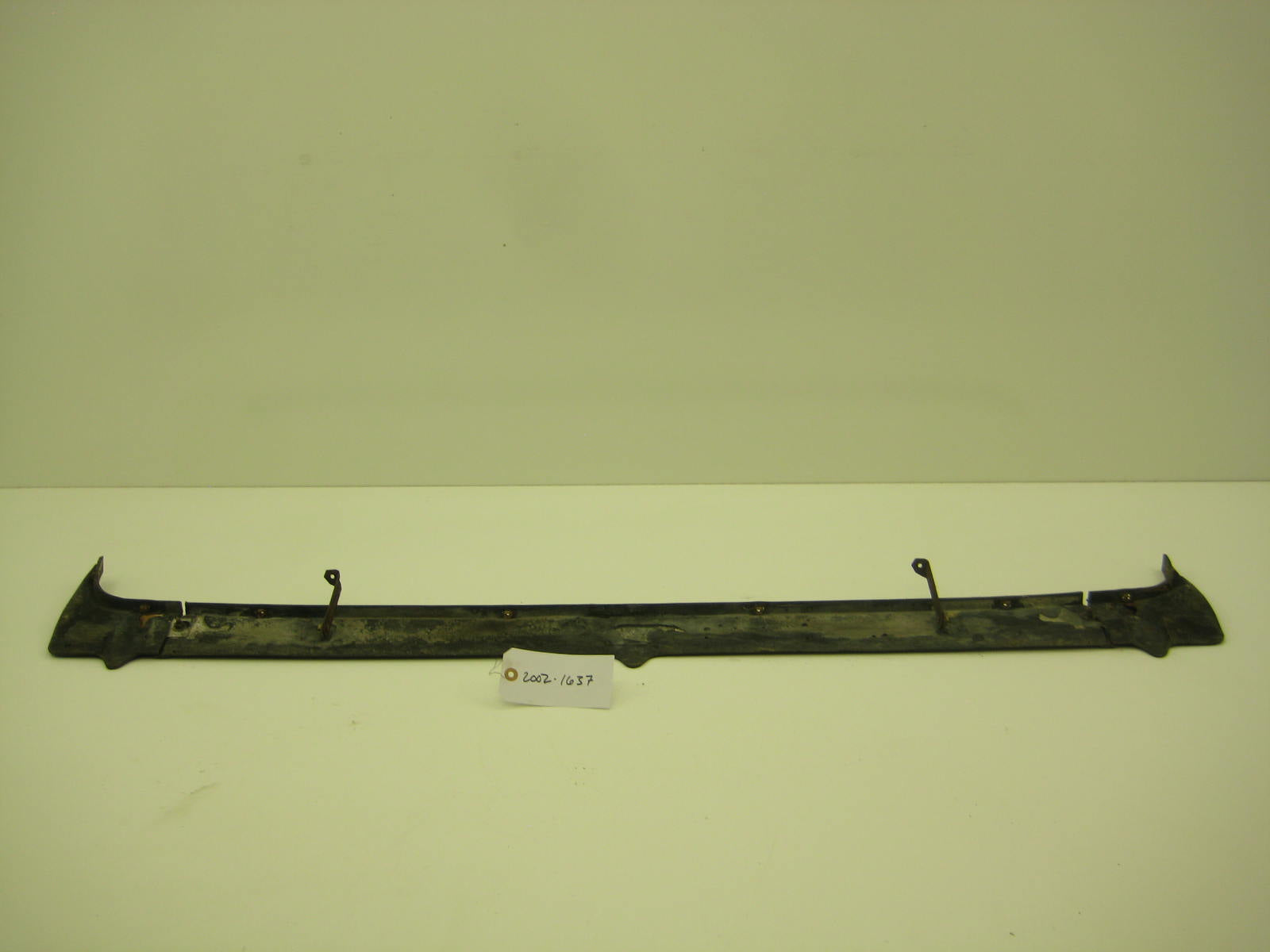 bmw 2002 2002tii e10 rear bumper upper trim