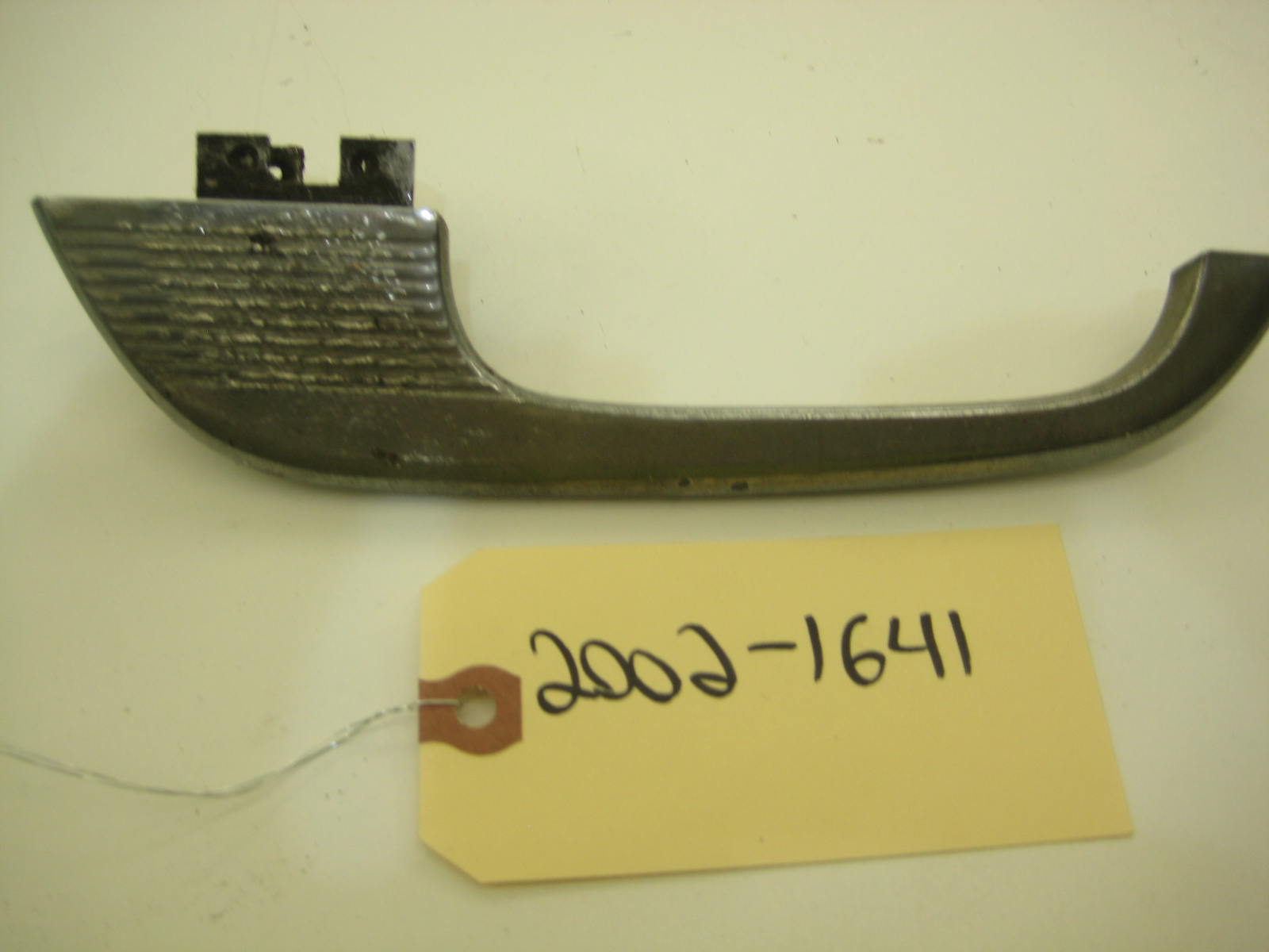 Right Exterior Door Handle (NO LOCK)