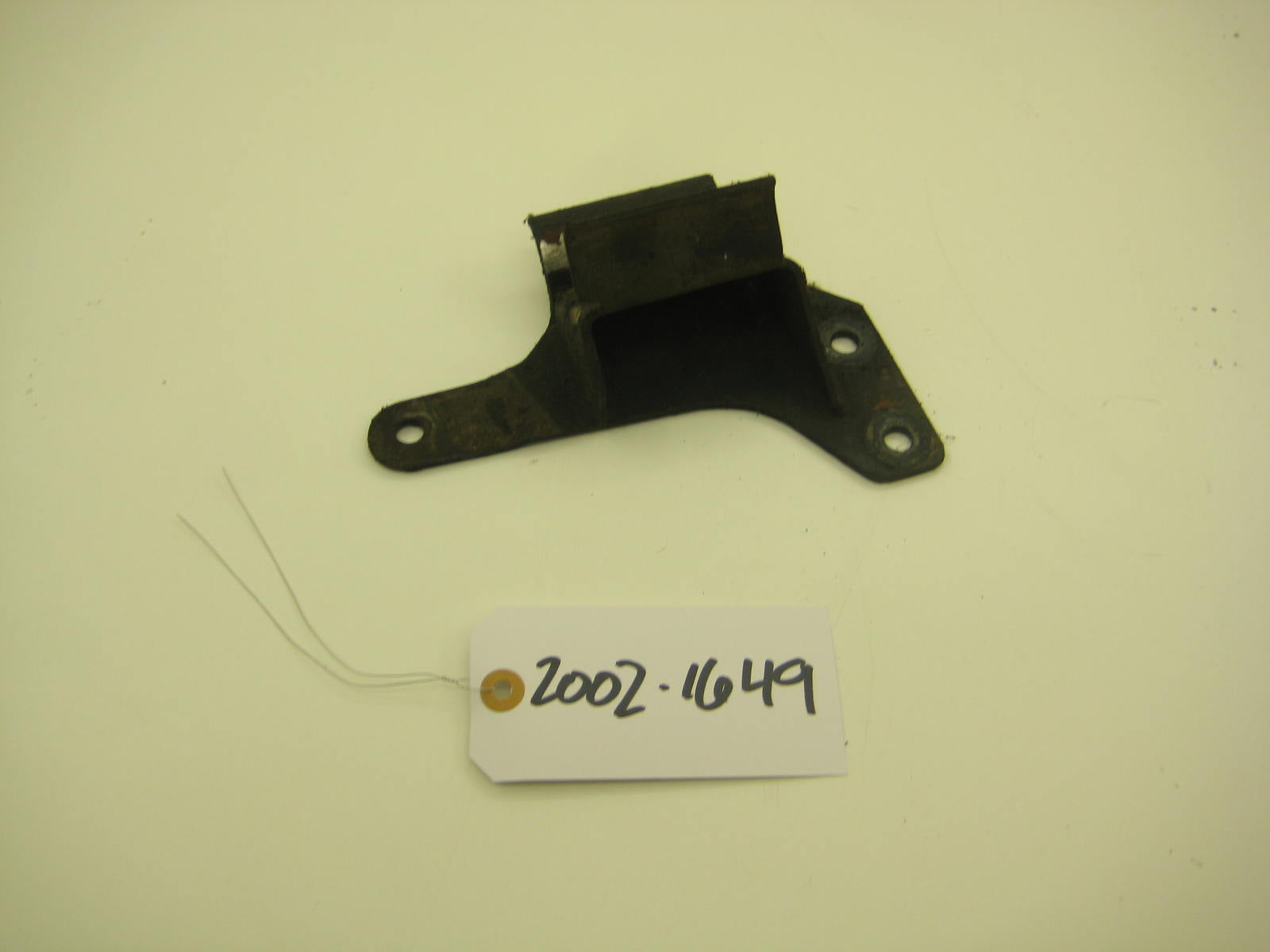 bmw 2002 2002tii e10 passenger side engine mount 2