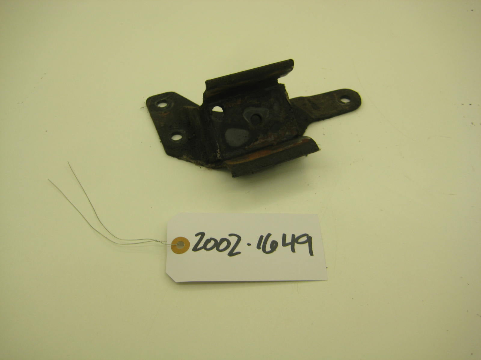 bmw 2002 2002tii e10 passenger side engine mount 2