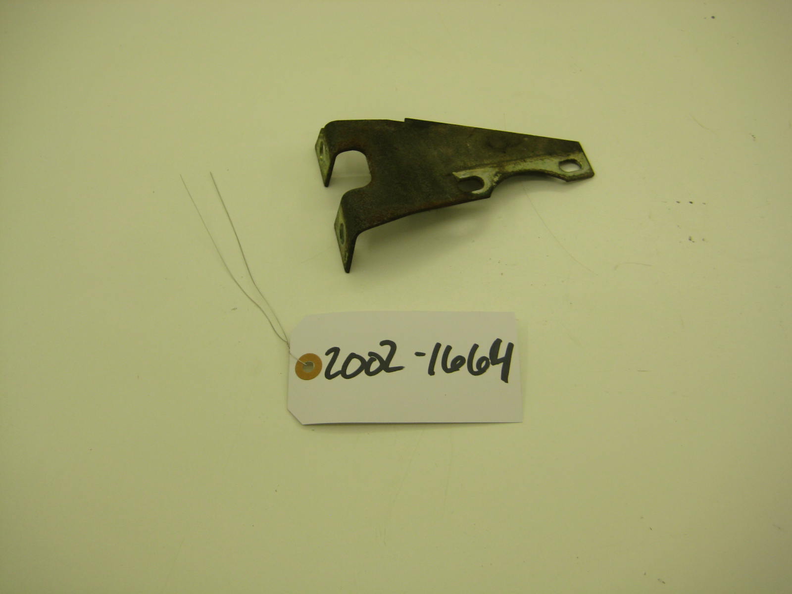 bmw 2002 2002tii e10 brake booster bracket