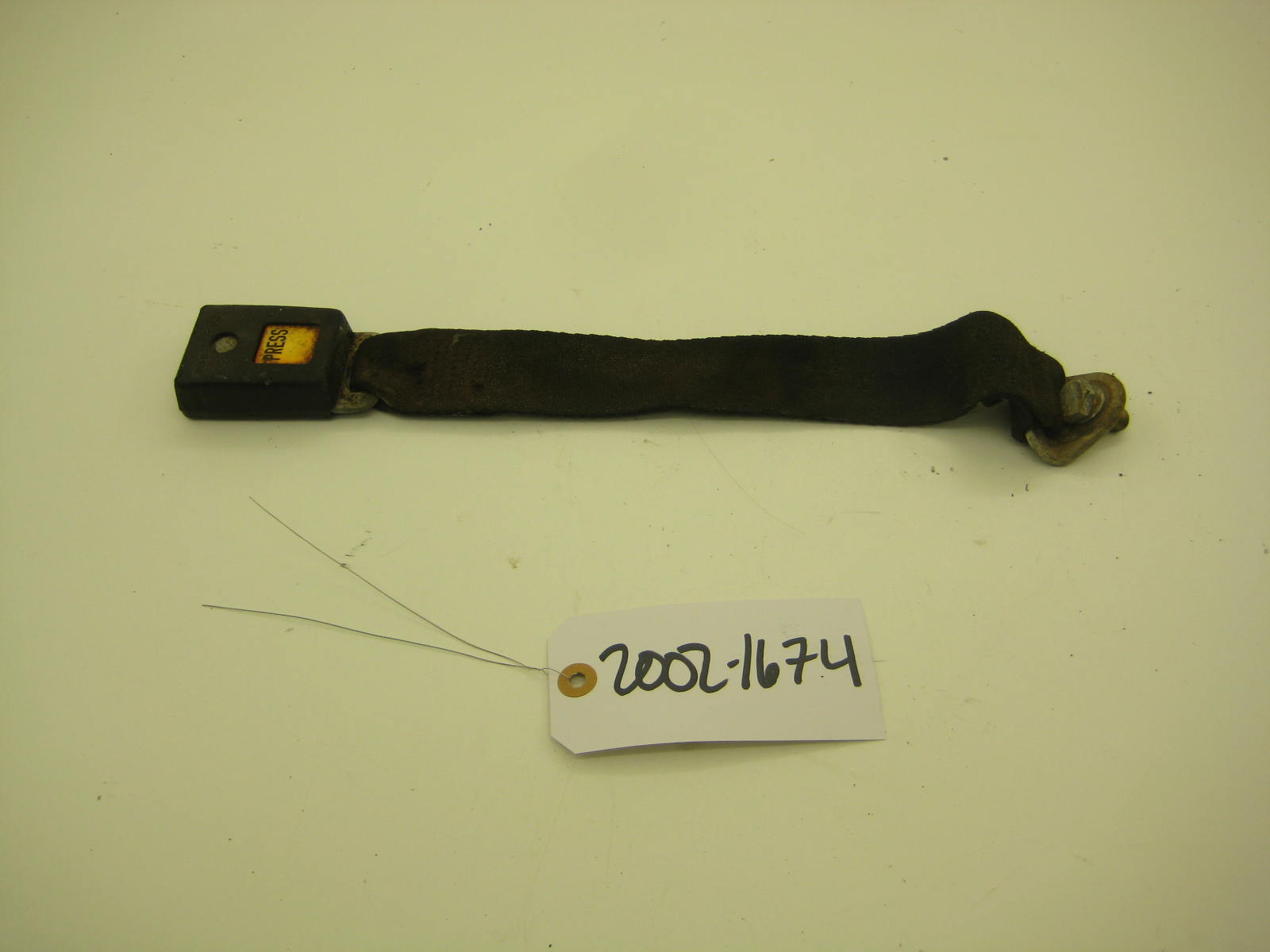 bmw 2002 2002tii e10 rear seat belt reciever 2
