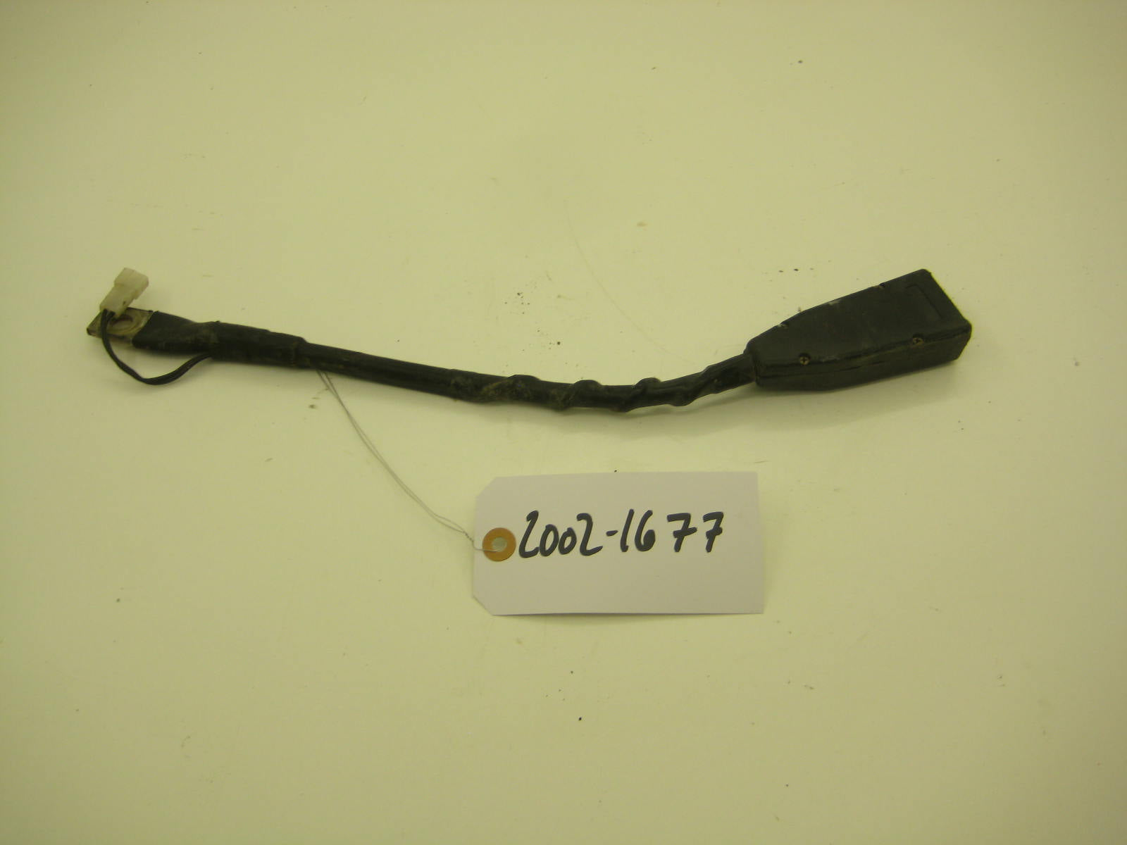 bmw 2002 2002tii e10 front drivers side seat belt reciever