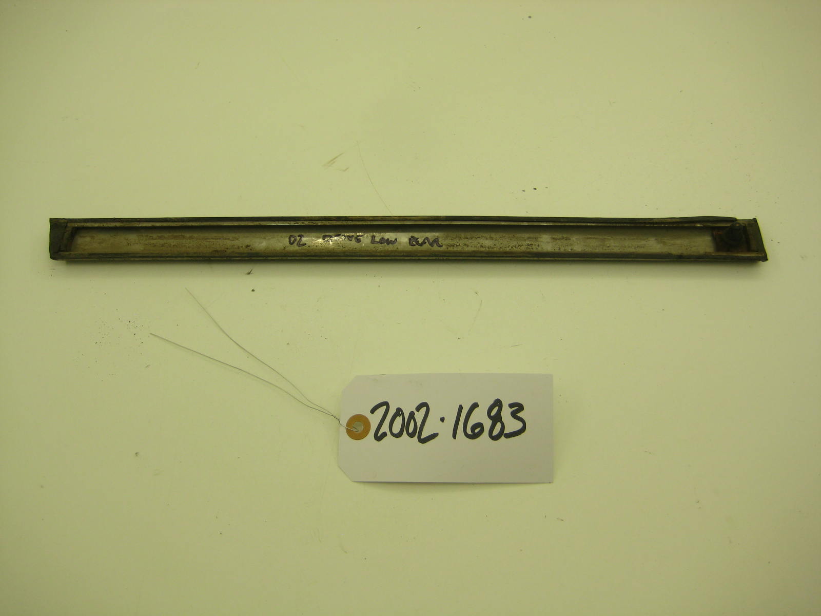 bmw 2002 2002tii e10 drivers side bump trim quarter panel