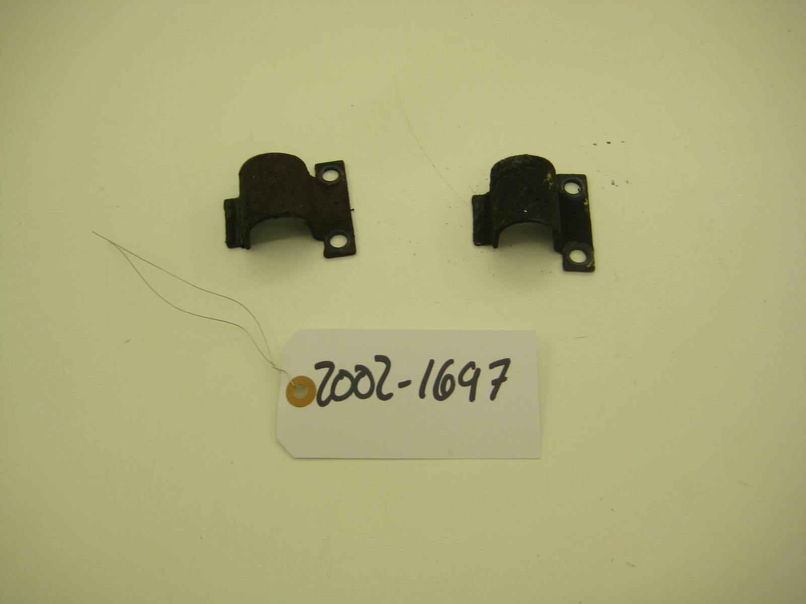bmw 2002 2002tii e10 rear sway bar brackets 2