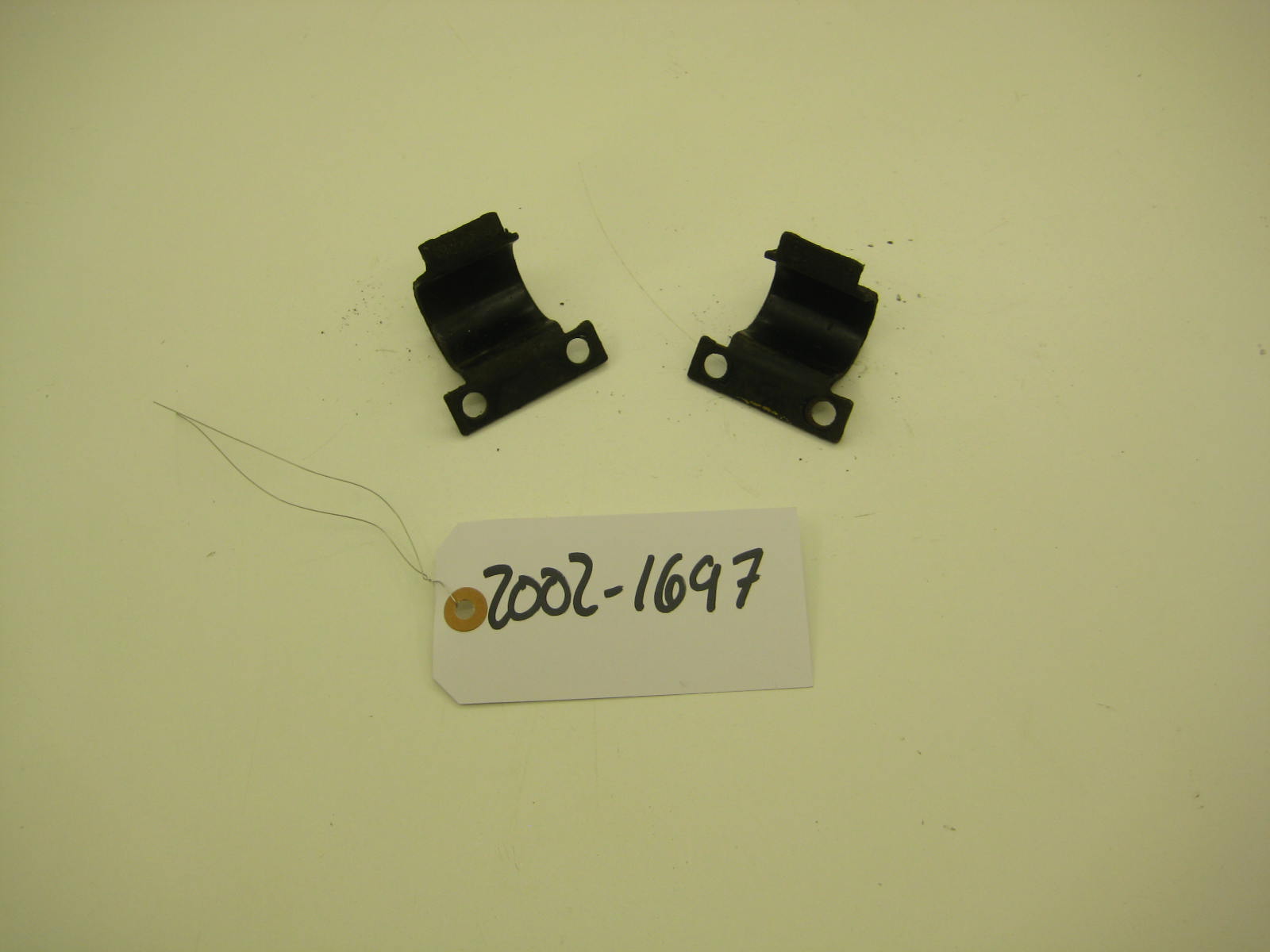 bmw 2002 2002tii e10 rear sway bar brackets 2