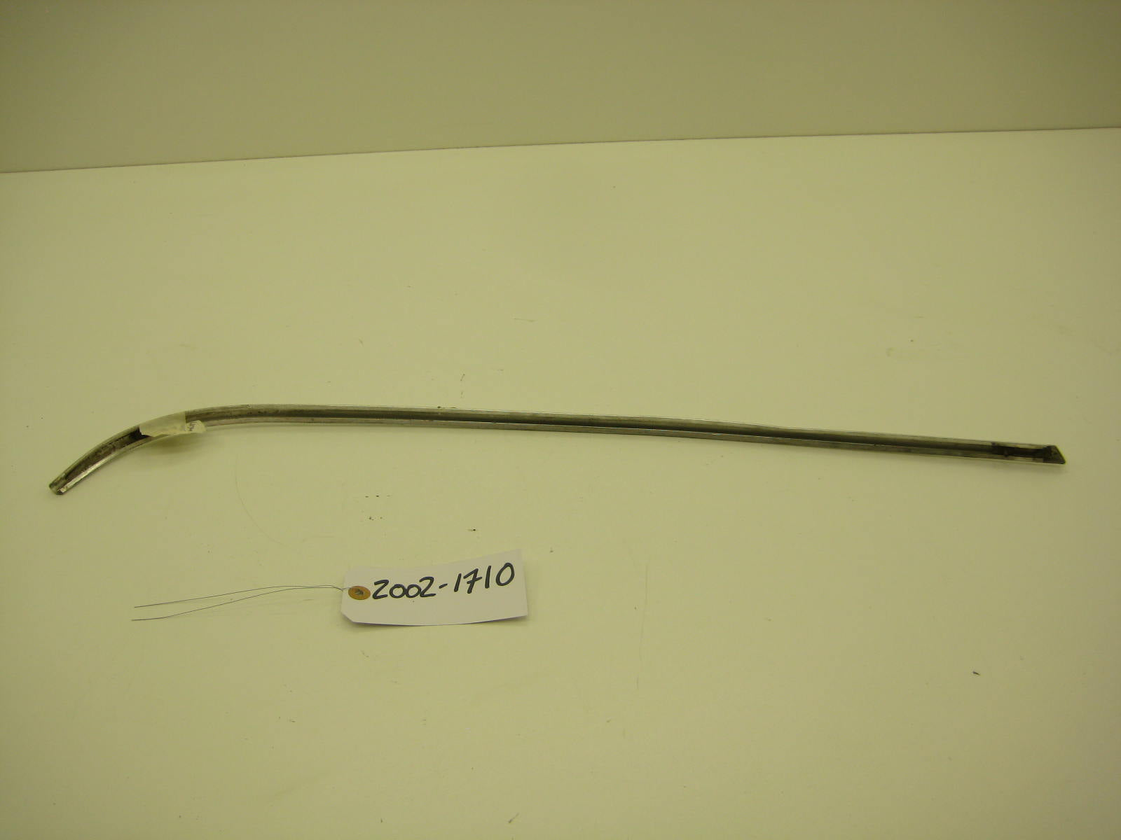 bmw 2002 2002tii e10 belt line passenger side trunk trim