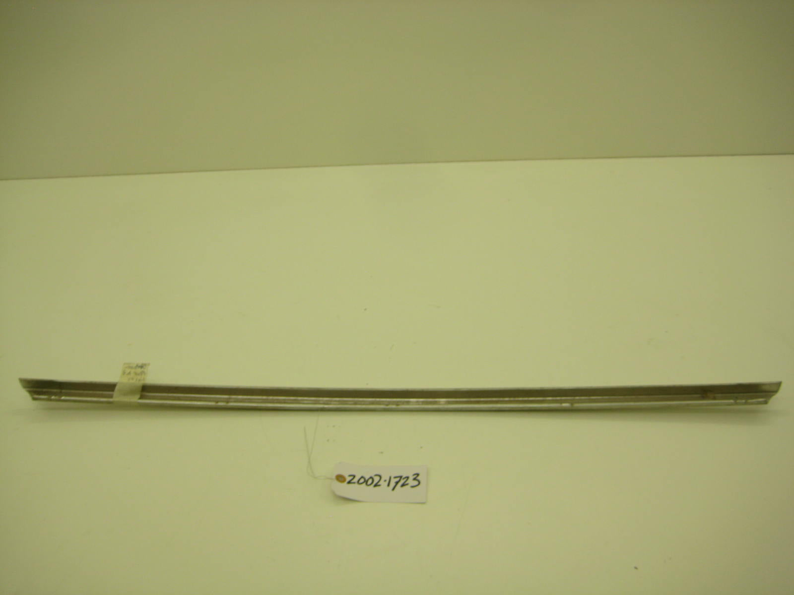 bmw 2002 2002tii e10 between rear tail lights trim early