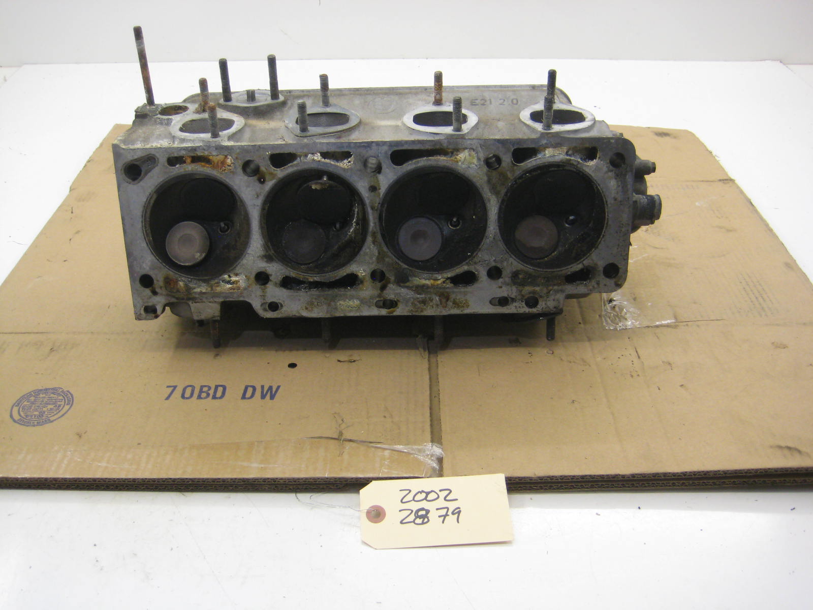 M10 2.0L E21 Cylinder Head
