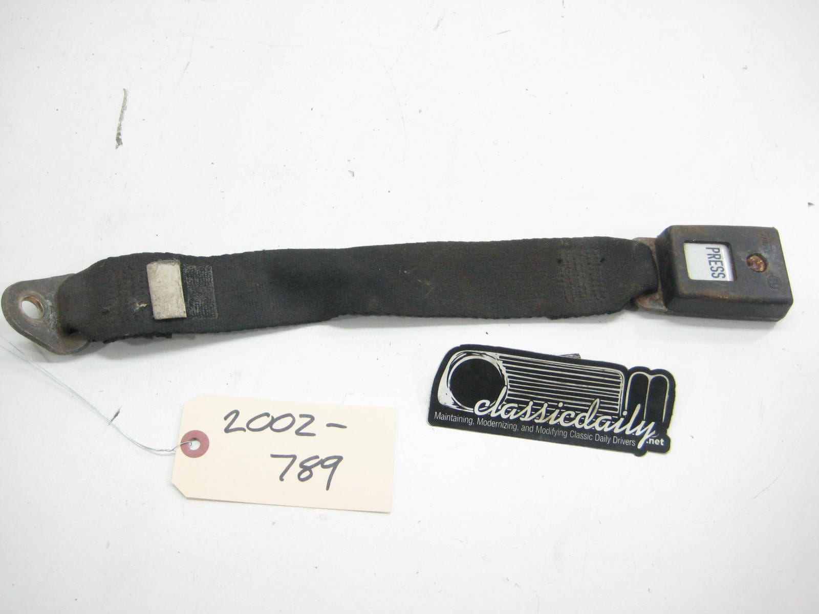 bmw 2002 2002tii e10 rear seat belt reciever
