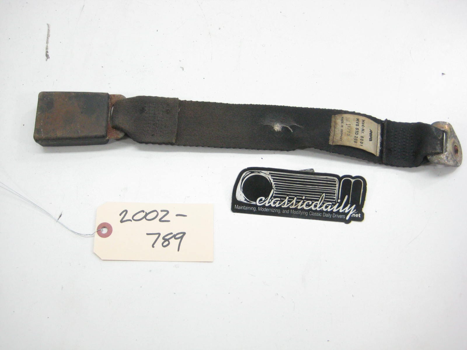 bmw 2002 2002tii e10 rear seat belt reciever