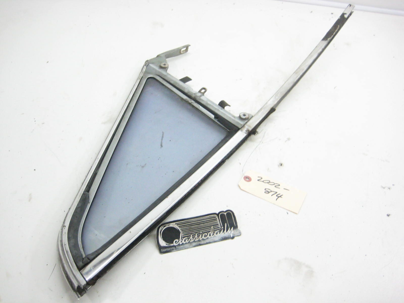 bmw 2002 2002tii e10 driver side vent window assembly