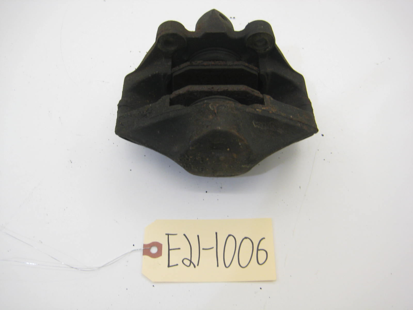 BMW E21 320 Drivers Left Side Front Brake Caliper (VENTED) E21 1006