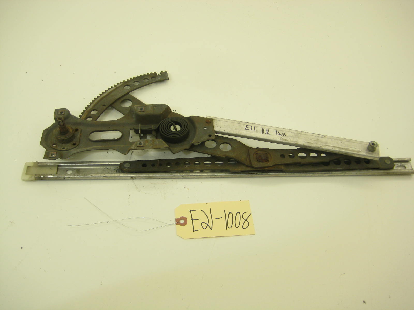 BMW E21 320 Passenger Right Side Window Regulator E21 1008