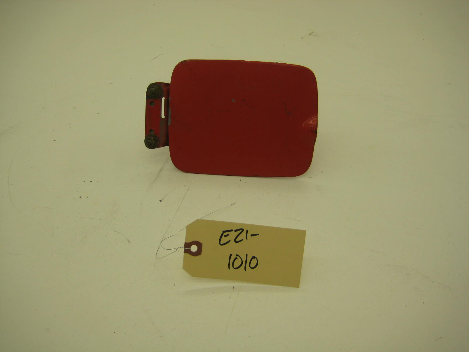 BMW E21 320 Gas Door