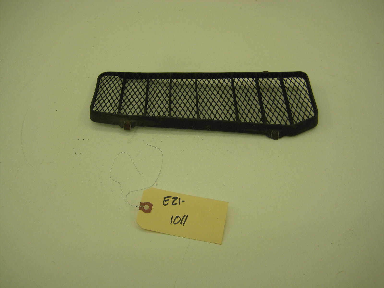 BMW E21 320 Hood Fresh Air Vent