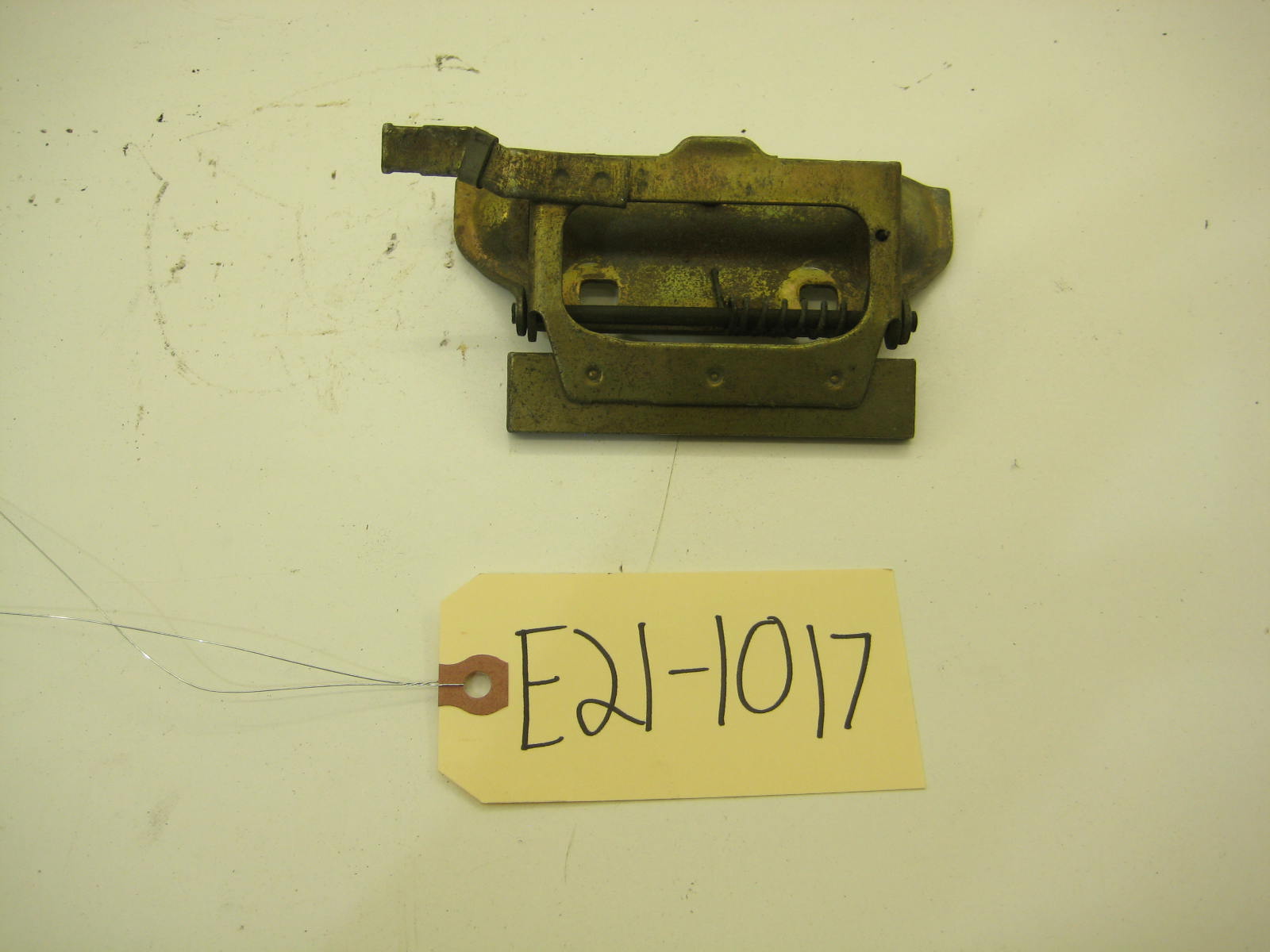 BMW E21 320 Passenger Right Door Handle Mechanism E21 1017