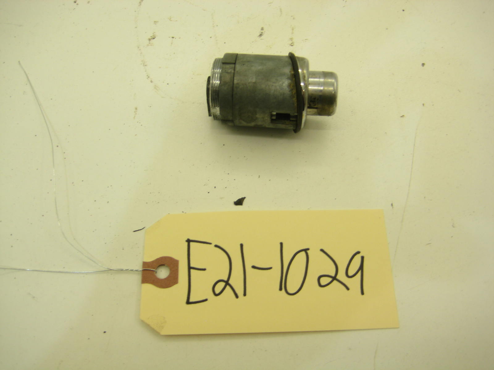 BMW E21 320 Truck Lock Assembly E21 1029a