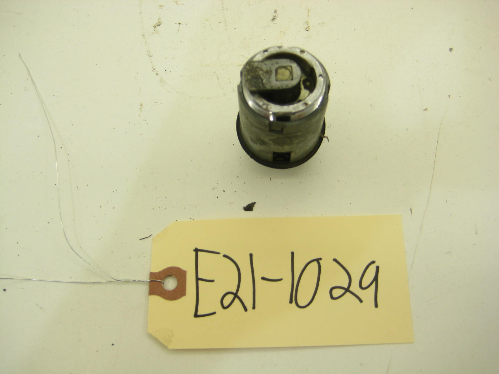 BMW E21 320 Truck Lock Assembly E21 1029a