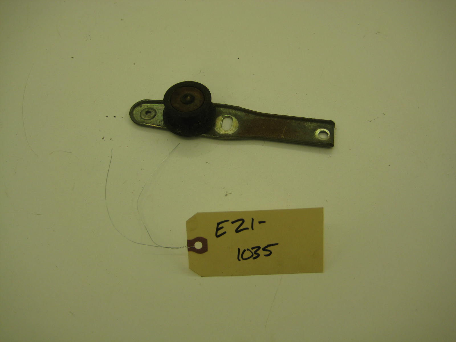 BMW E21 320 Hood Roller
