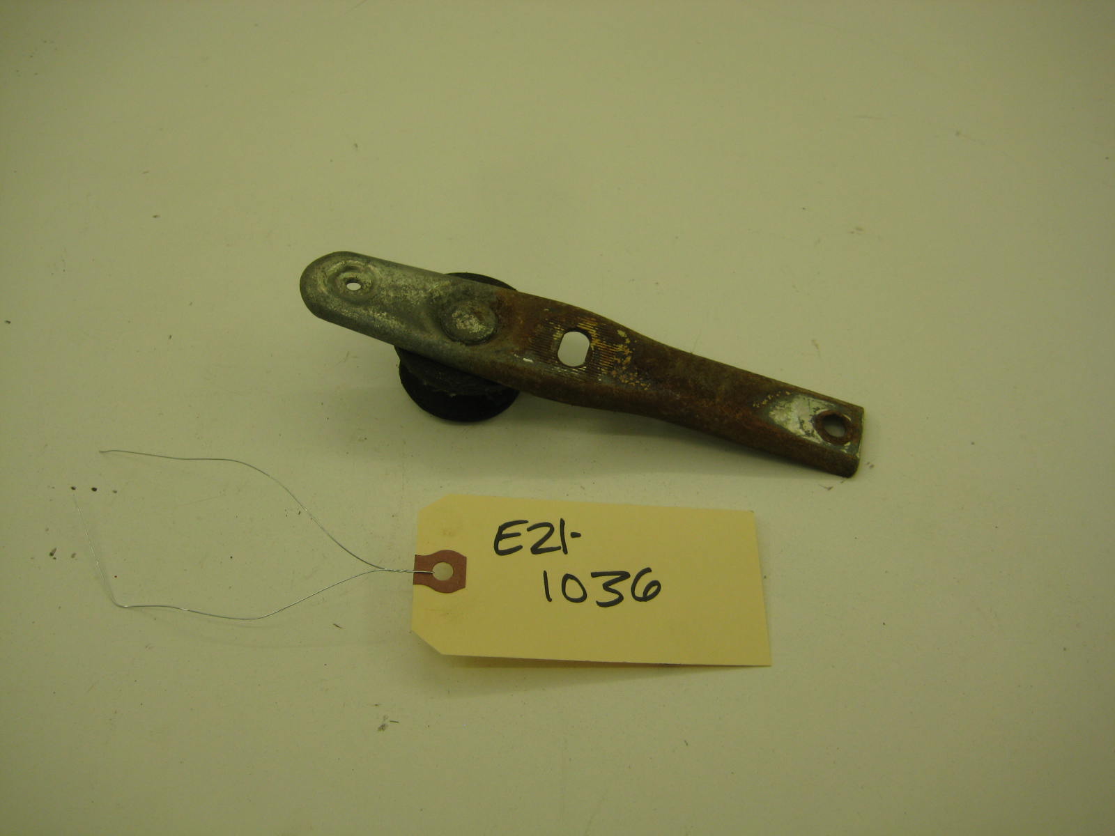 BMW E21 320 Hood Roller 2