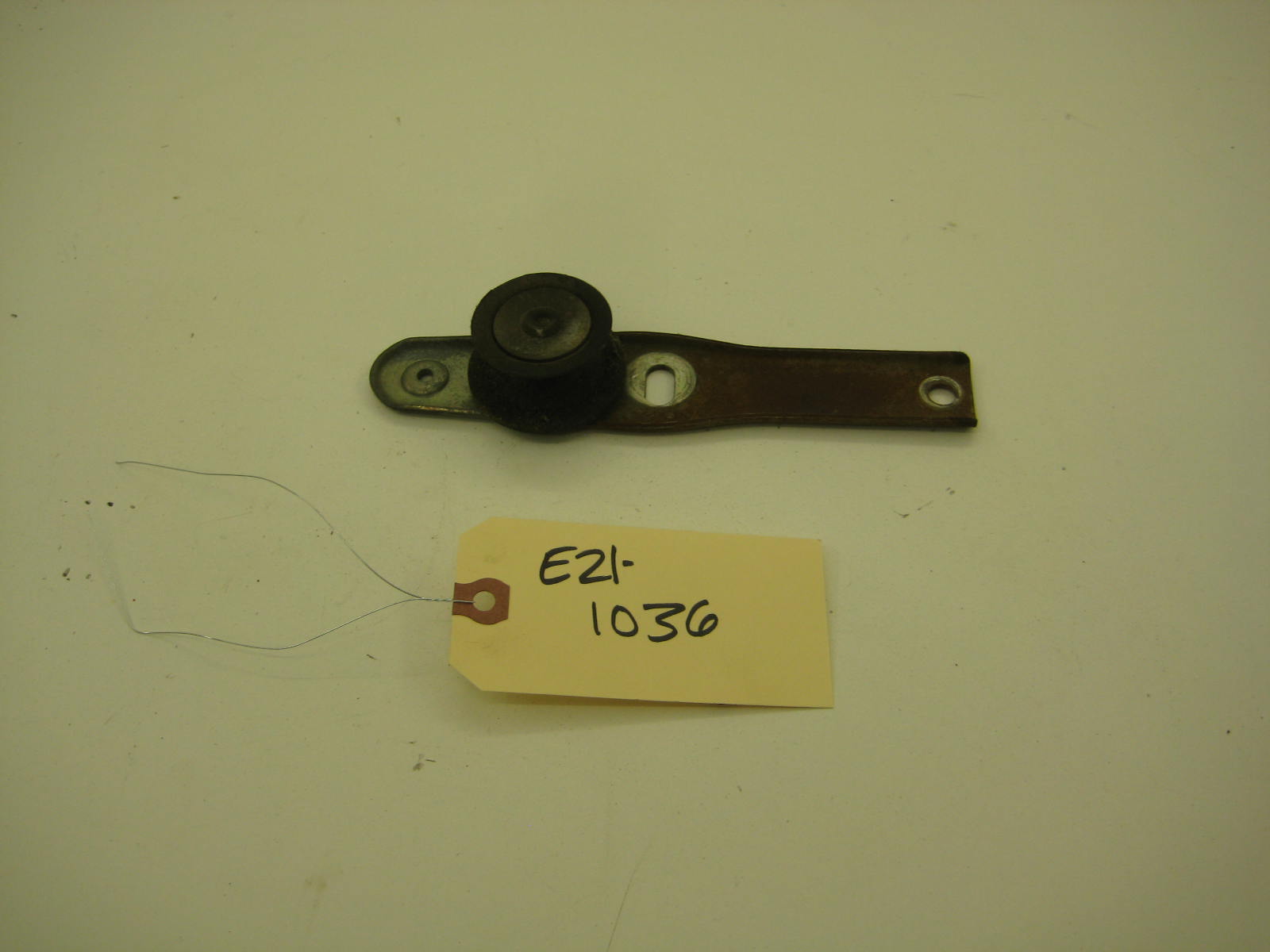 BMW E21 320 Hood Roller 2