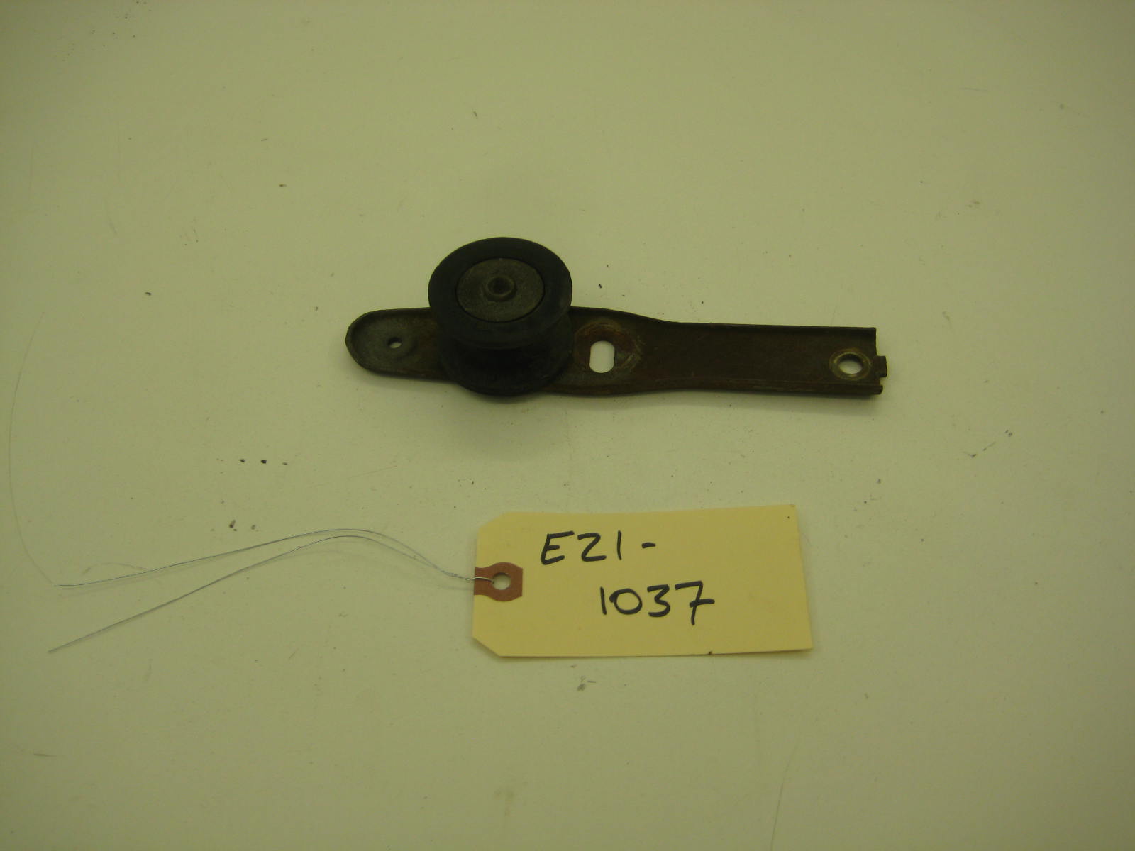 BMW E21 320 Hood Roller 3