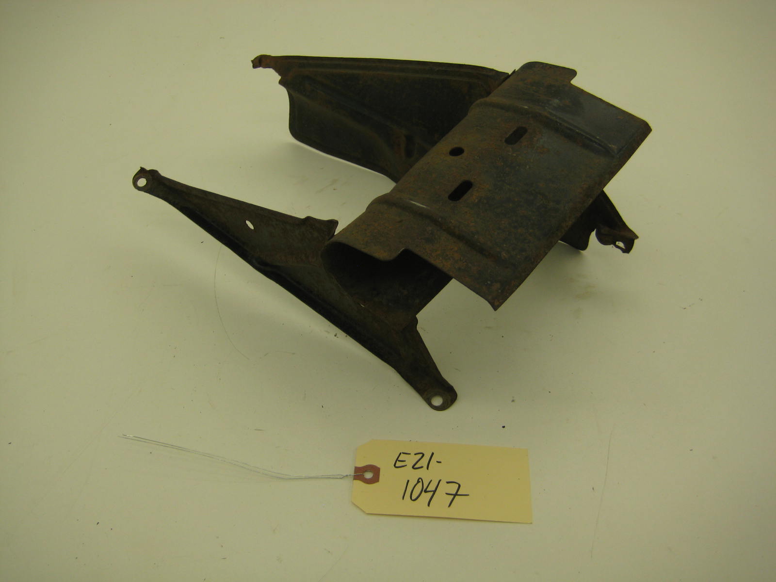 BMW E21 320 Fuel Tank Connector