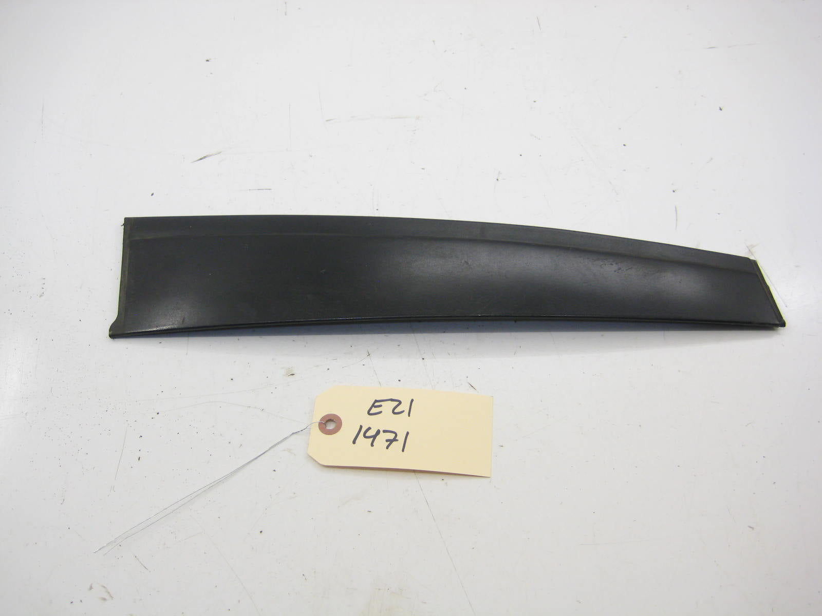Left Drivers Coupe Door Shadow Line Trim