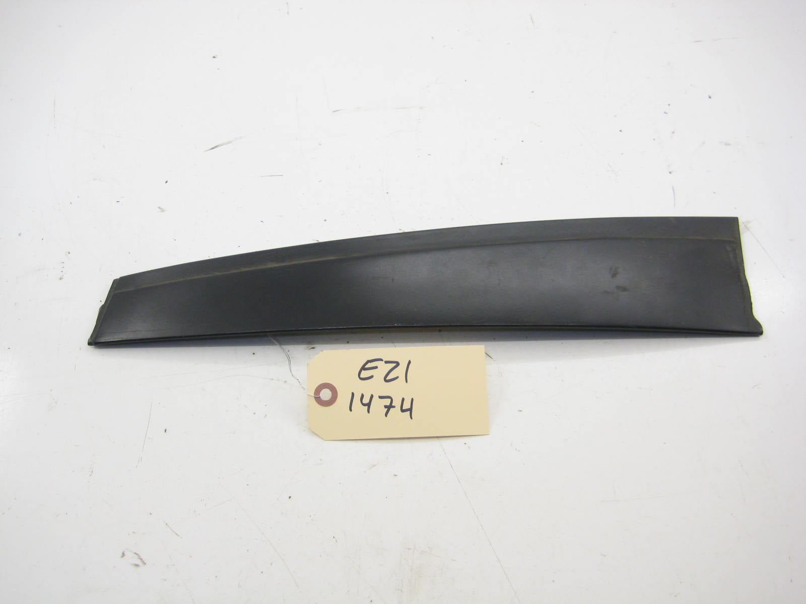 Right Passenger Coupe Door Shadow Line Trim
