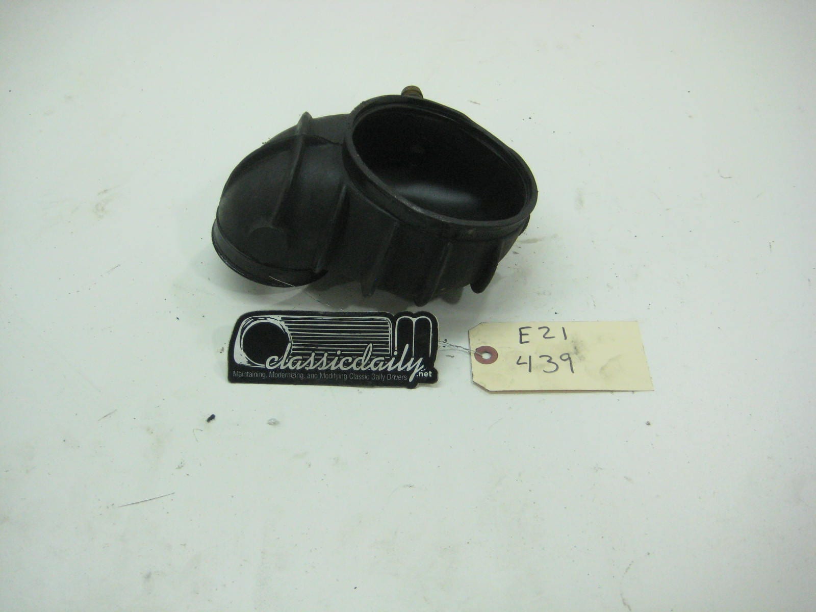 Fuel Distributor Air Intake Boot Classic Daily