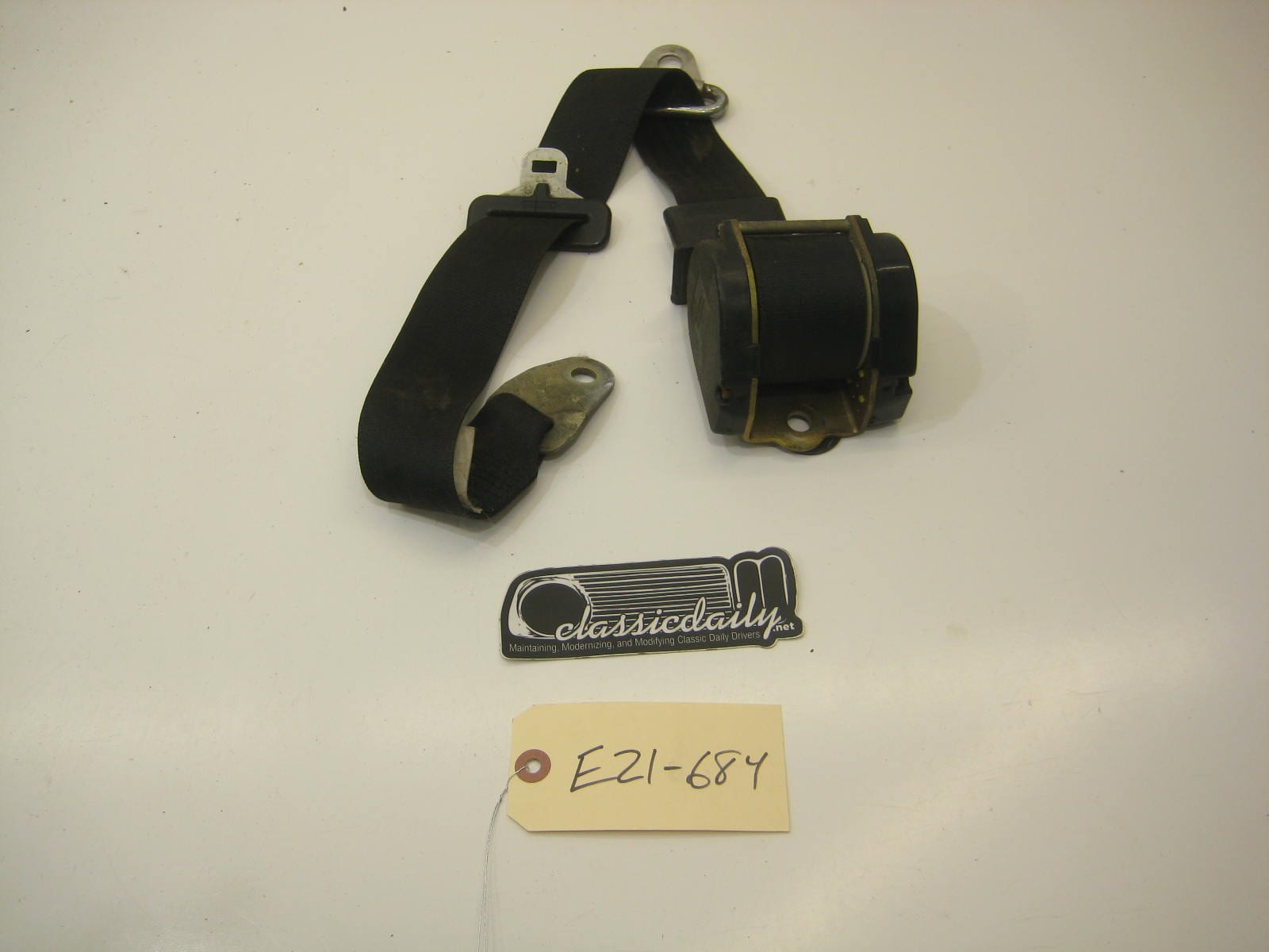 bmw e21 320 driver left rear seat belt assembly 2